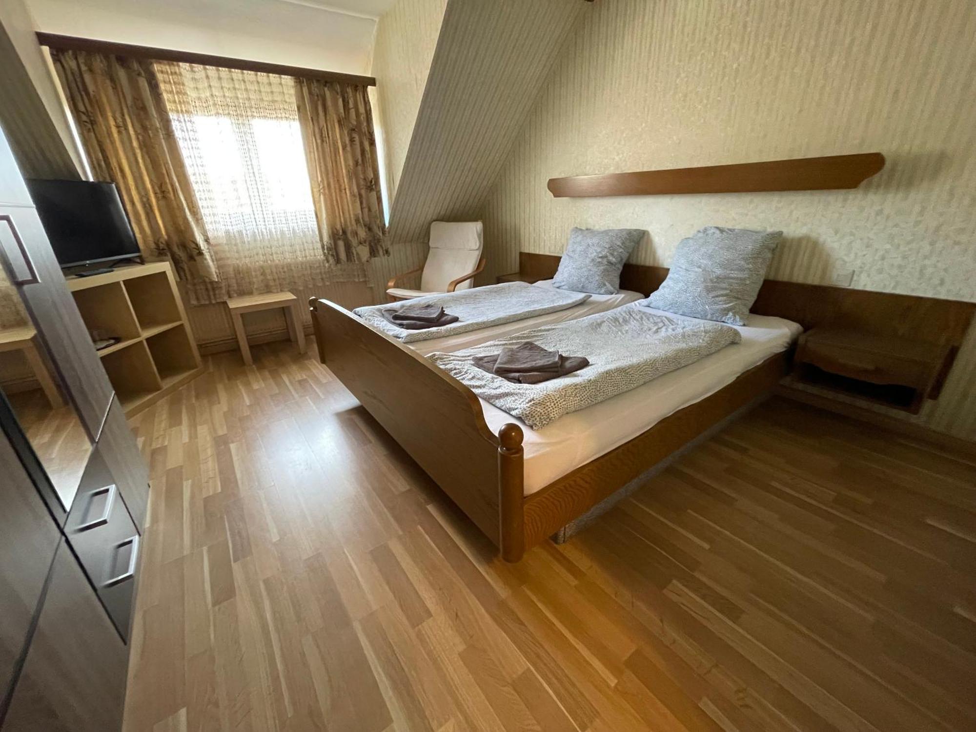 Beny Hotel Restaurant Hertingen Ngoại thất bức ảnh
